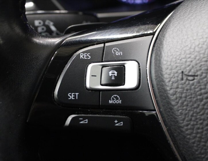 Volkswagen Tiguan SUV / Terénní 2,0 l 110 kw