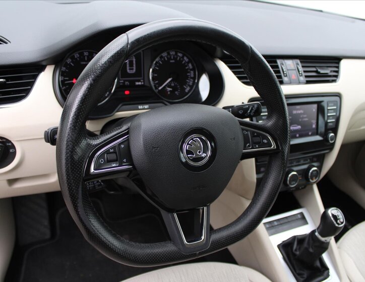 Škoda Octavia 14