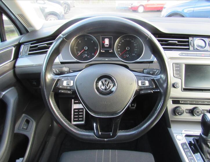Volkswagen Passat 13