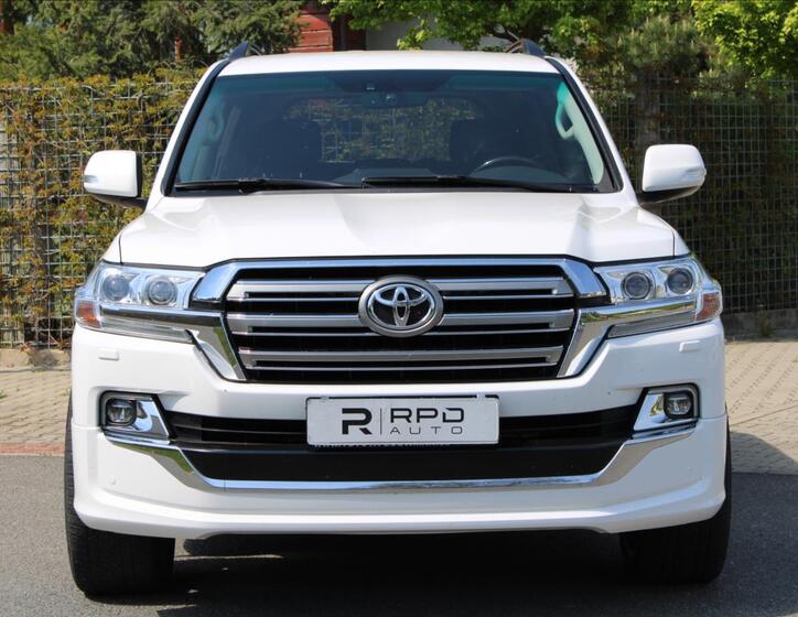 Toyota Land Cruiser 4