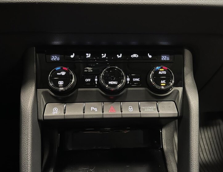 Škoda Karoq SUV 1,5 l 110 kw