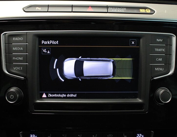 Volkswagen Passat 25