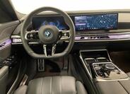 BMW i7 7