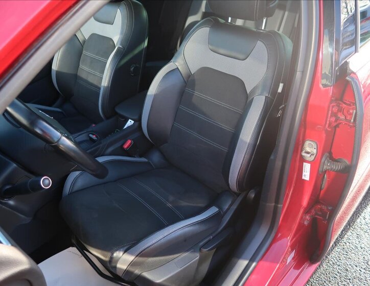 DS Automobiles DS4 Hatchback 1,6 l 88 kw