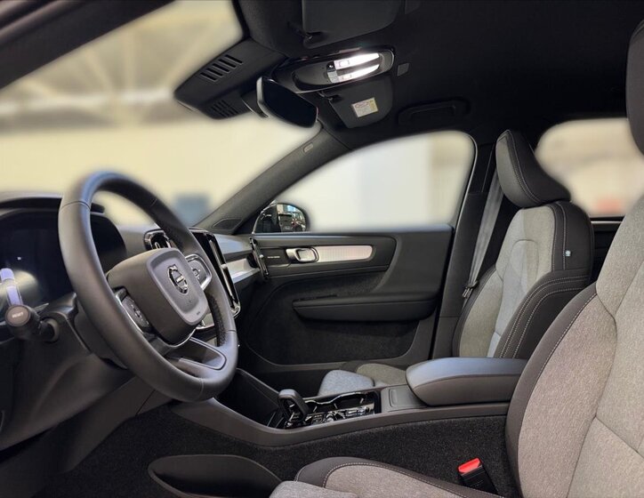 Volvo XC40 SUV / Terénní 2,0 l 120 kw