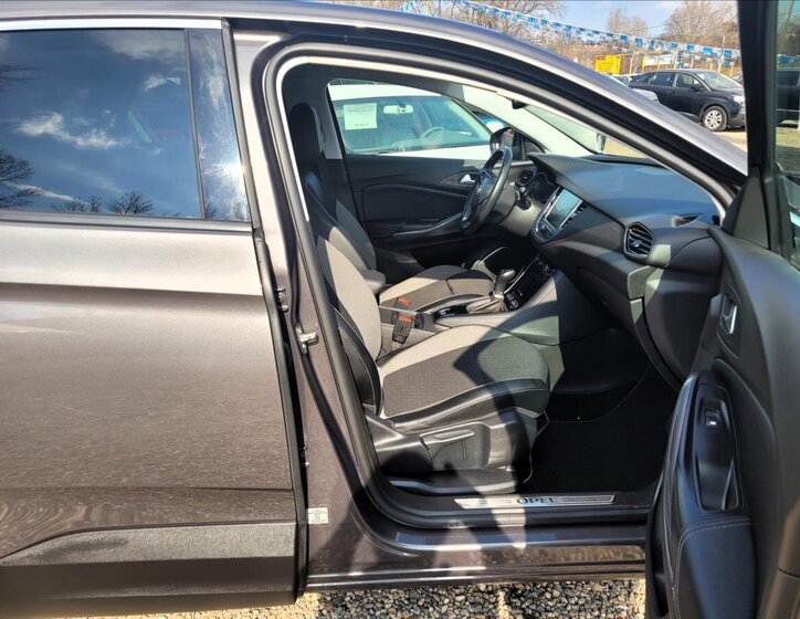 Opel Grandland X SUV / Terénní 1,5 l 96 kw