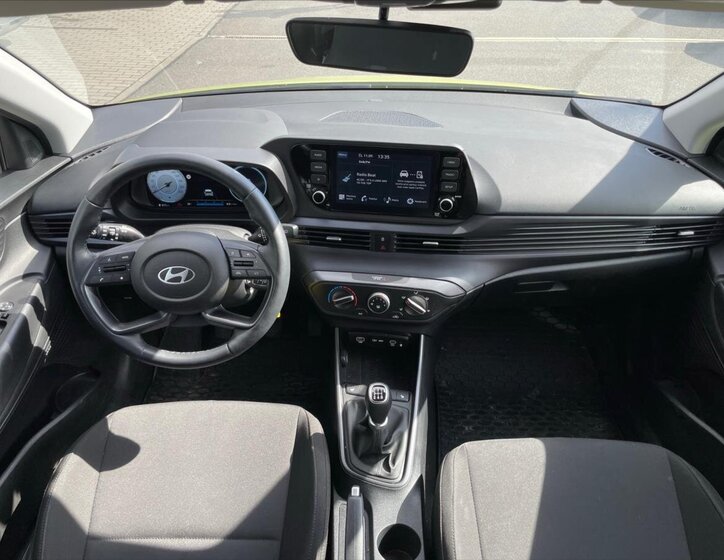 Hyundai i20 8