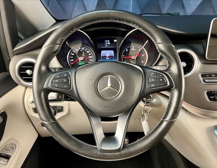 Mercedes-Benz Třídy V 12