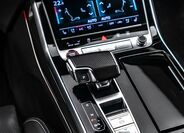 Audi SQ8 19