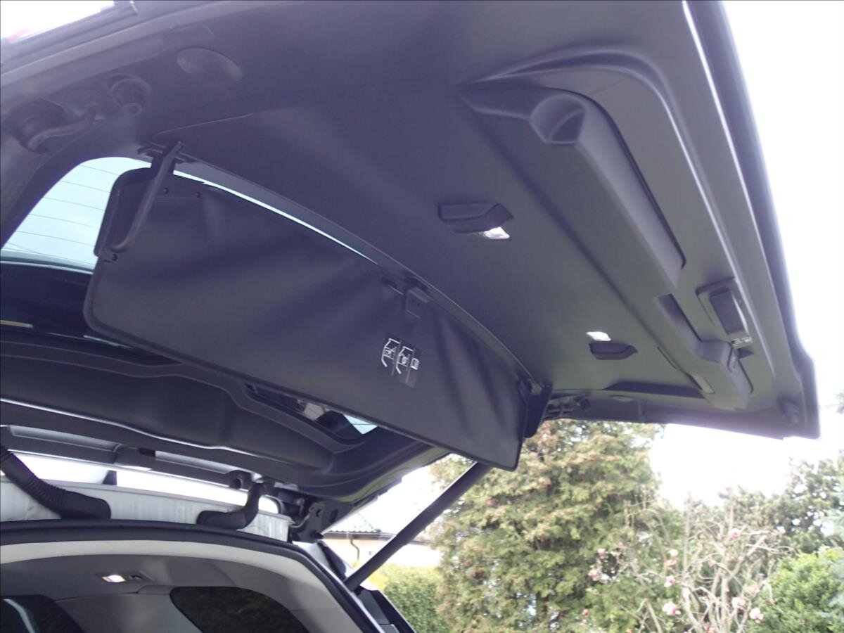 Land Rover Discovery SUV / Terénní 2,0 l 132 kw