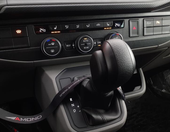 Volkswagen Caravelle 16