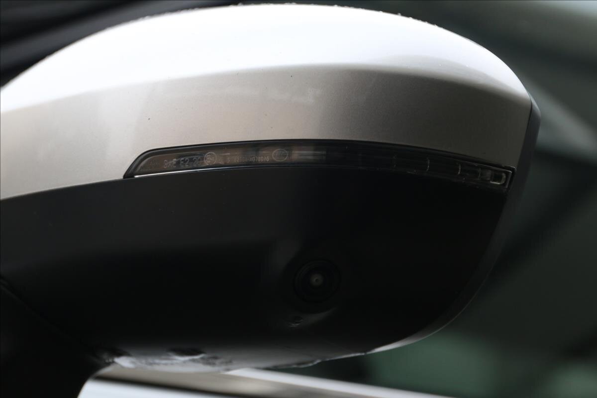 Mitsubishi Outlander SUV 2,4 l 162 kw