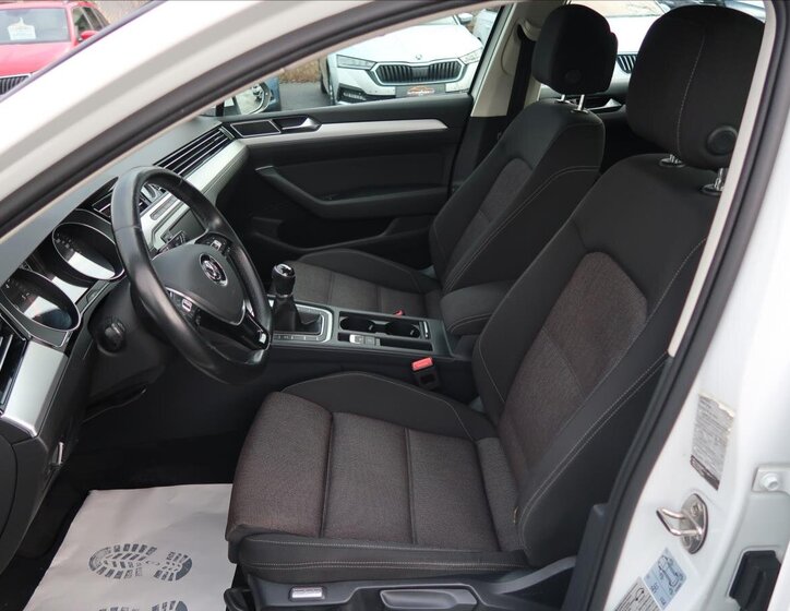 Volkswagen Passat Kombi 2,0 l 110 kw