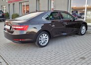 Škoda Superb Liftback 1,5 l 110 kw