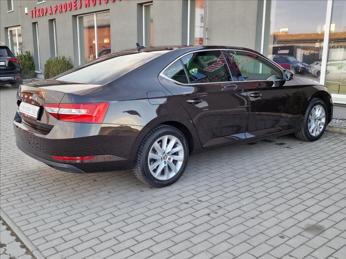 Škoda Superb Liftback 1,5 l 110 kw
