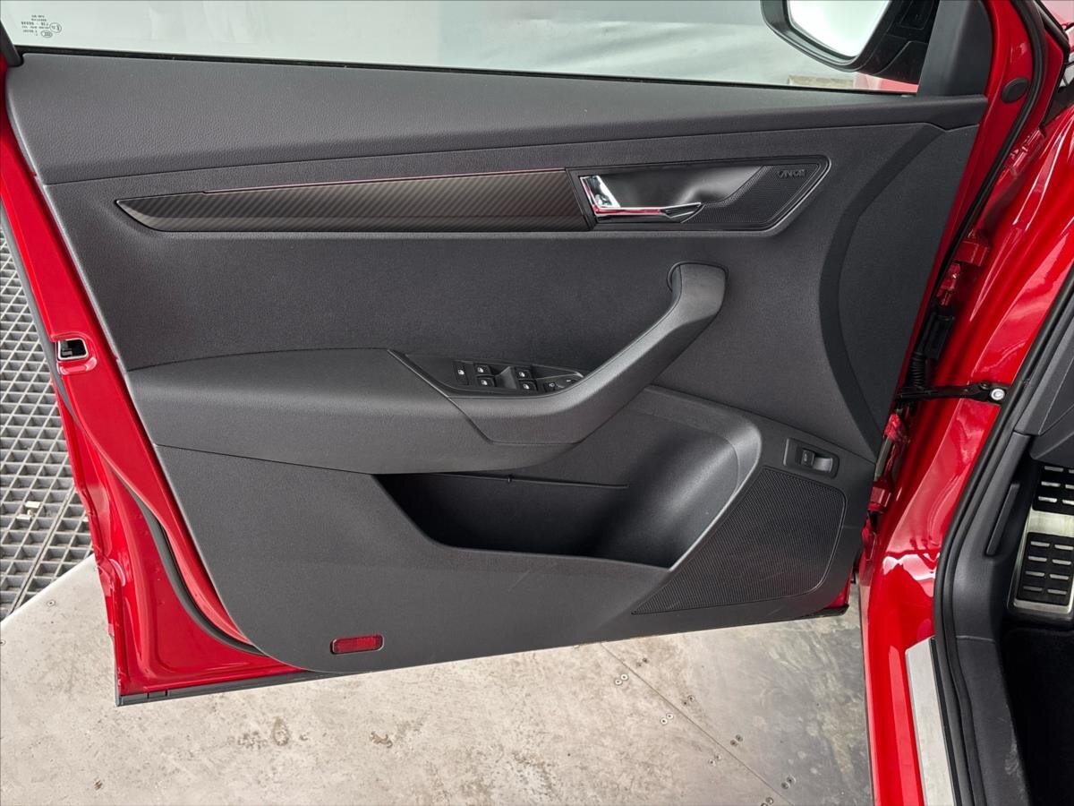 Škoda Karoq SUV / Terénní 1,5 l 110 kw