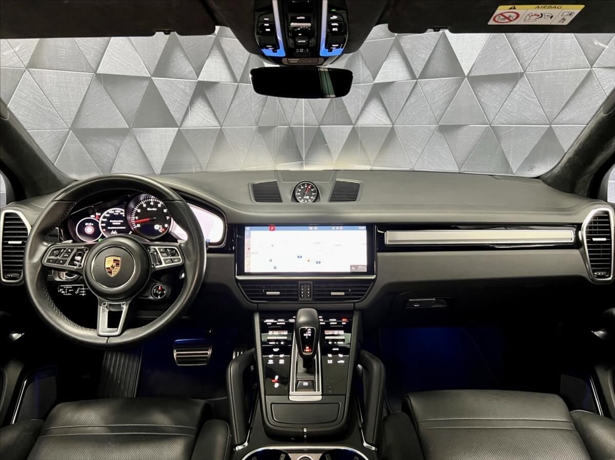 Porsche Cayenne SUV / Terénní 4,0 l 404 kw