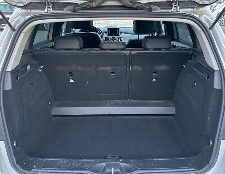 Mercedes-Benz Třídy B MPV 1,6 l 138 kw