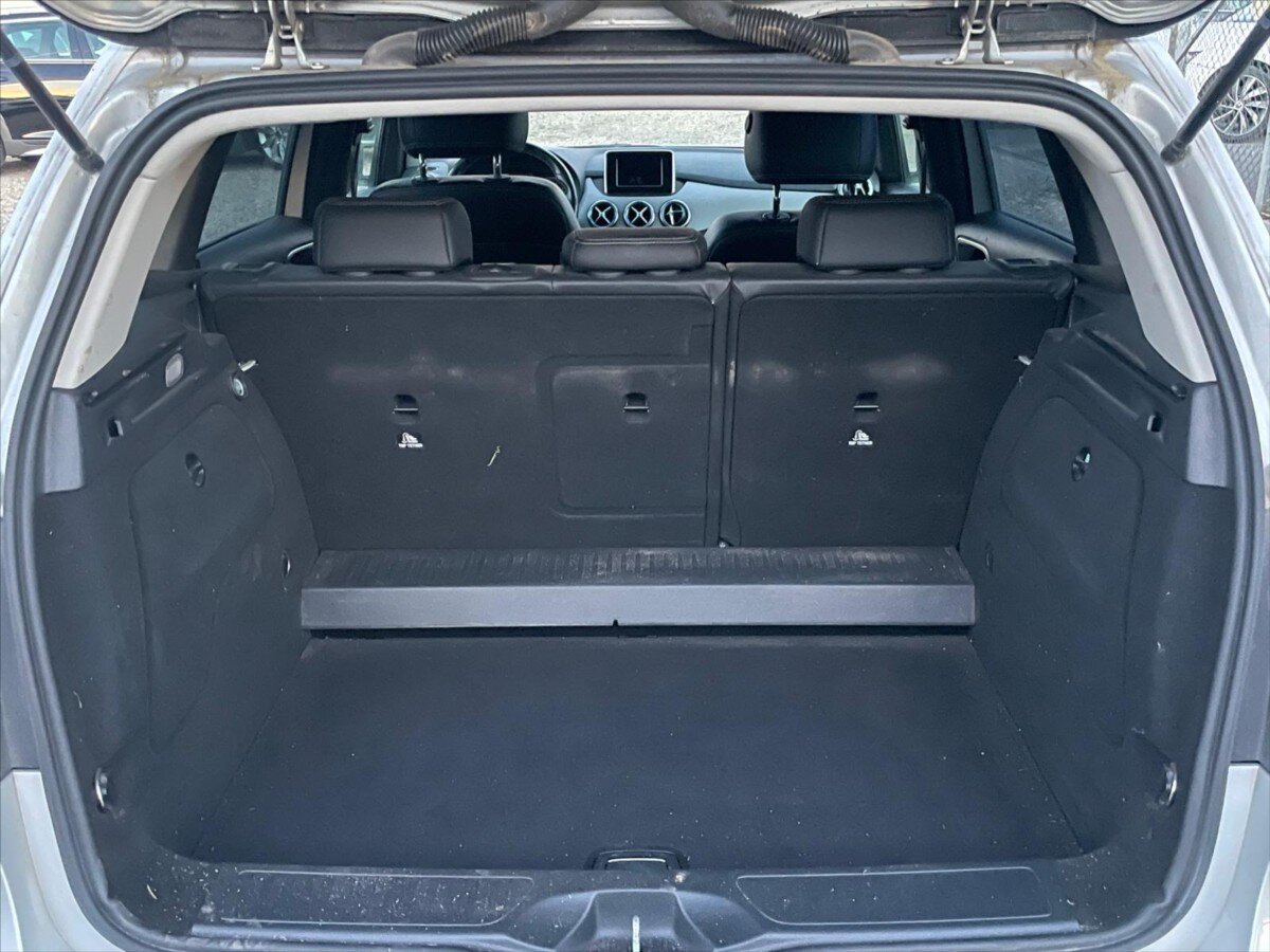 Mercedes-Benz Třídy B MPV 1,6 l 138 kw