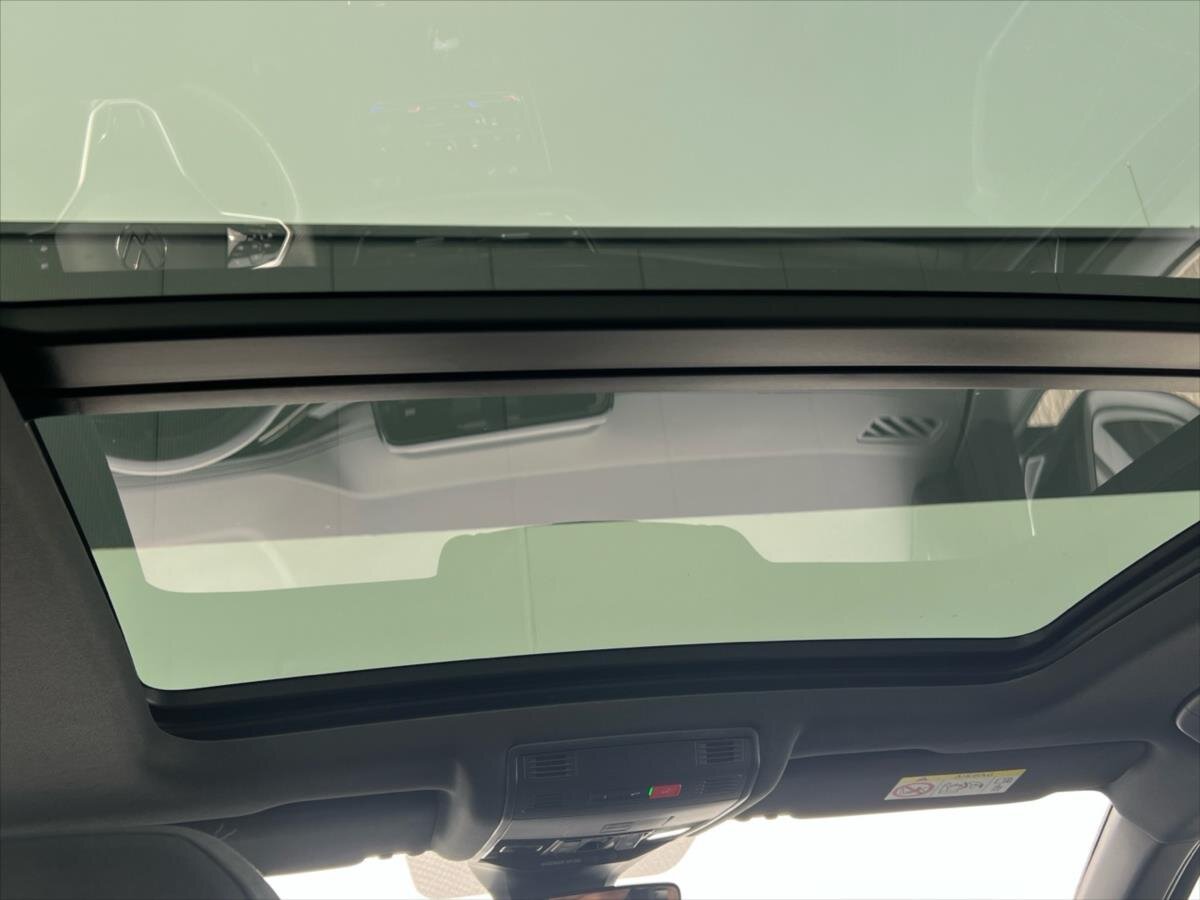 Volkswagen T-Roc SUV 1,5 l 110 kw