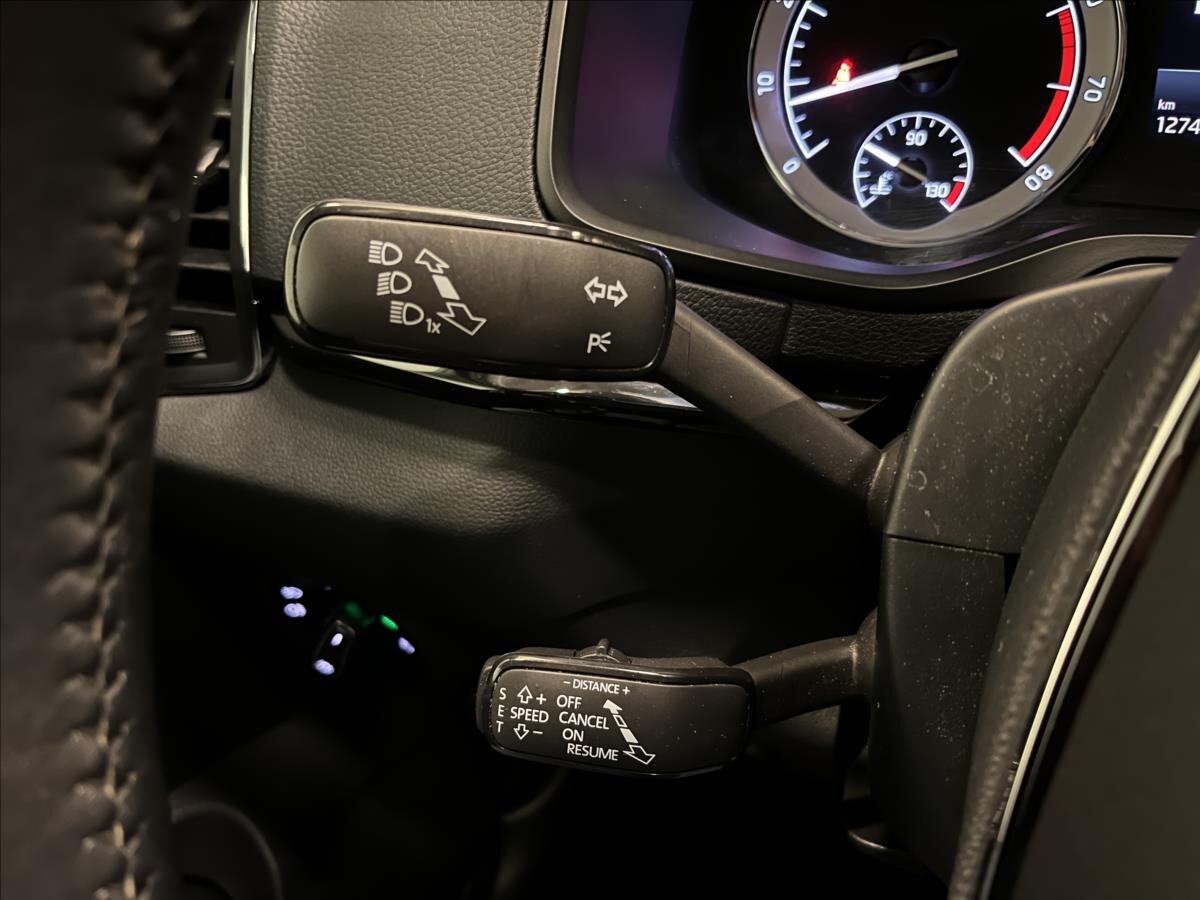 Škoda Karoq SUV 1,5 l 110 kw