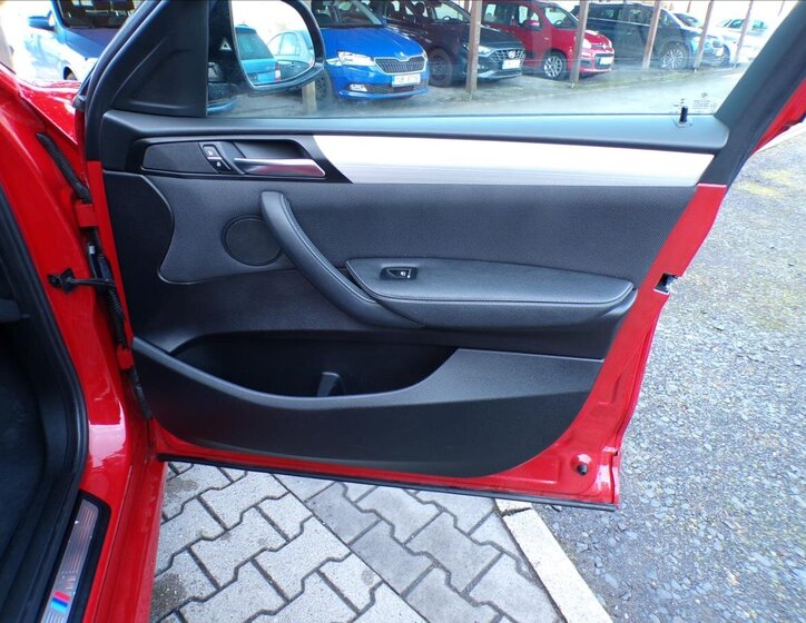 BMW X4 Sedan / Limuzína 3,0 l 190 kw