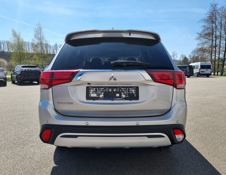 Mitsubishi Outlander SUV / Terénní 2,0 l 110 kw