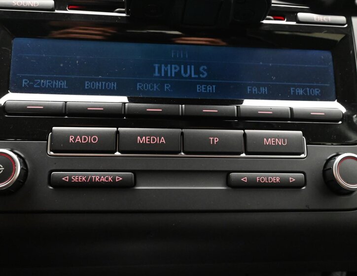 Volkswagen Touran MPV 1,6 l 77 kw