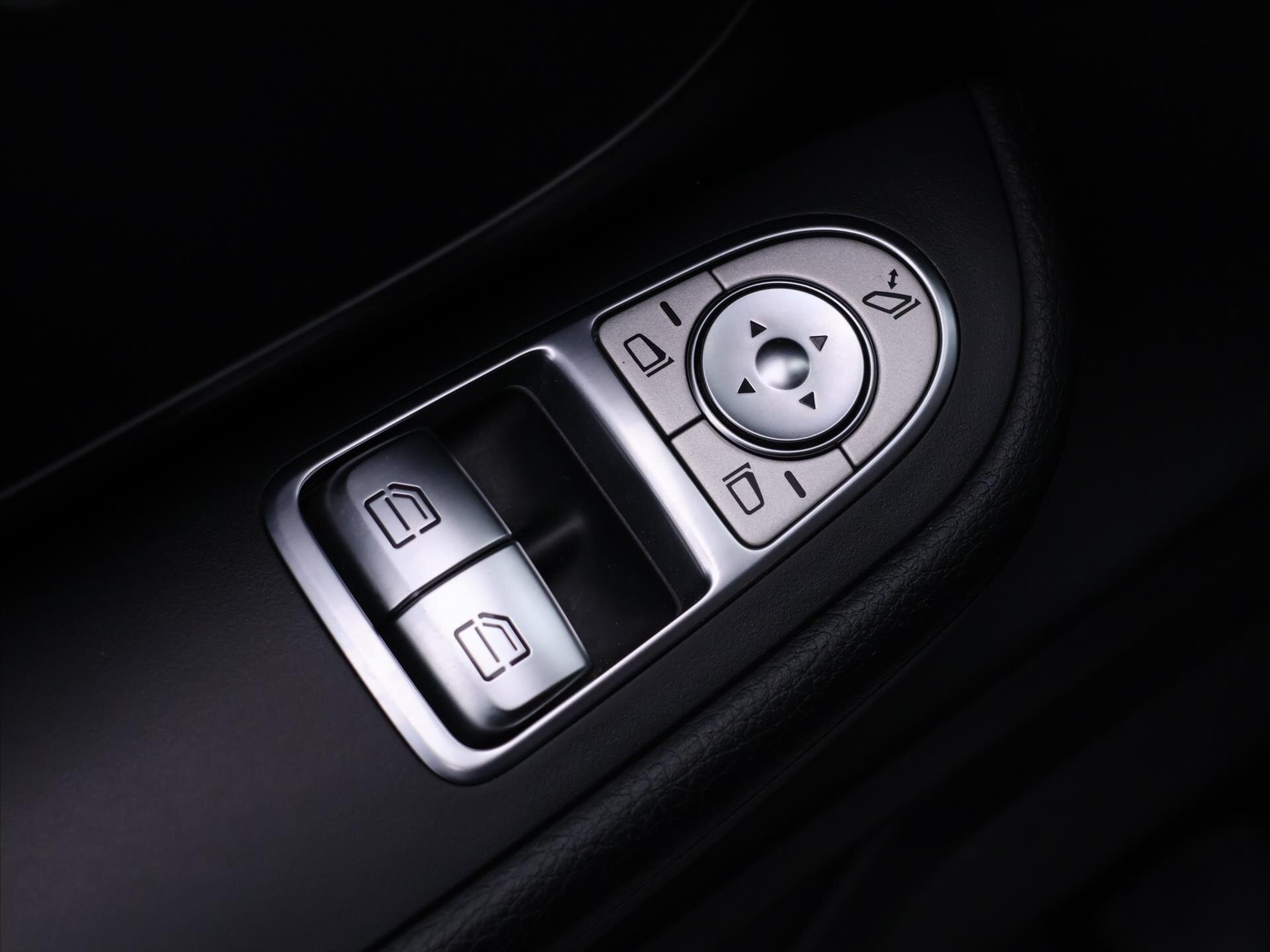 Mercedes-Benz Třídy V Kombi 2,1 l 140 kw