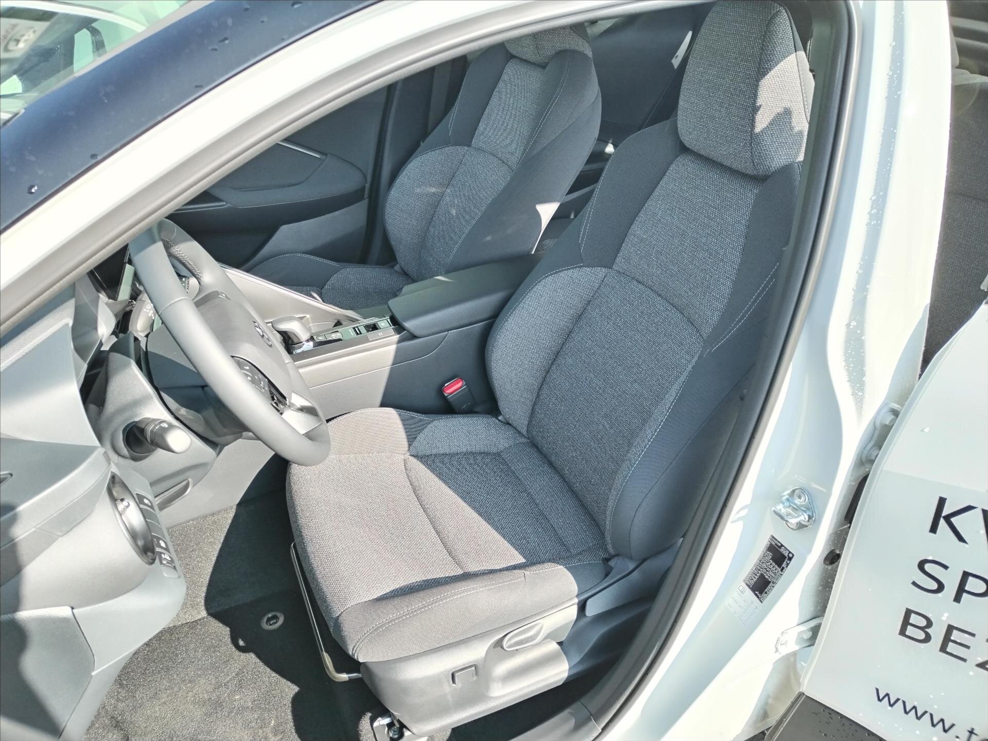 Toyota C-HR CUV / Crossover 0,0 103 kw