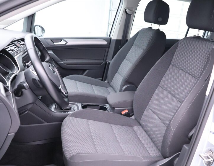 Volkswagen Touran 11
