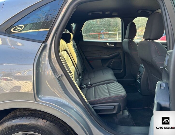 Ford Kuga SUV / Terénní 1,5 l 88 kw