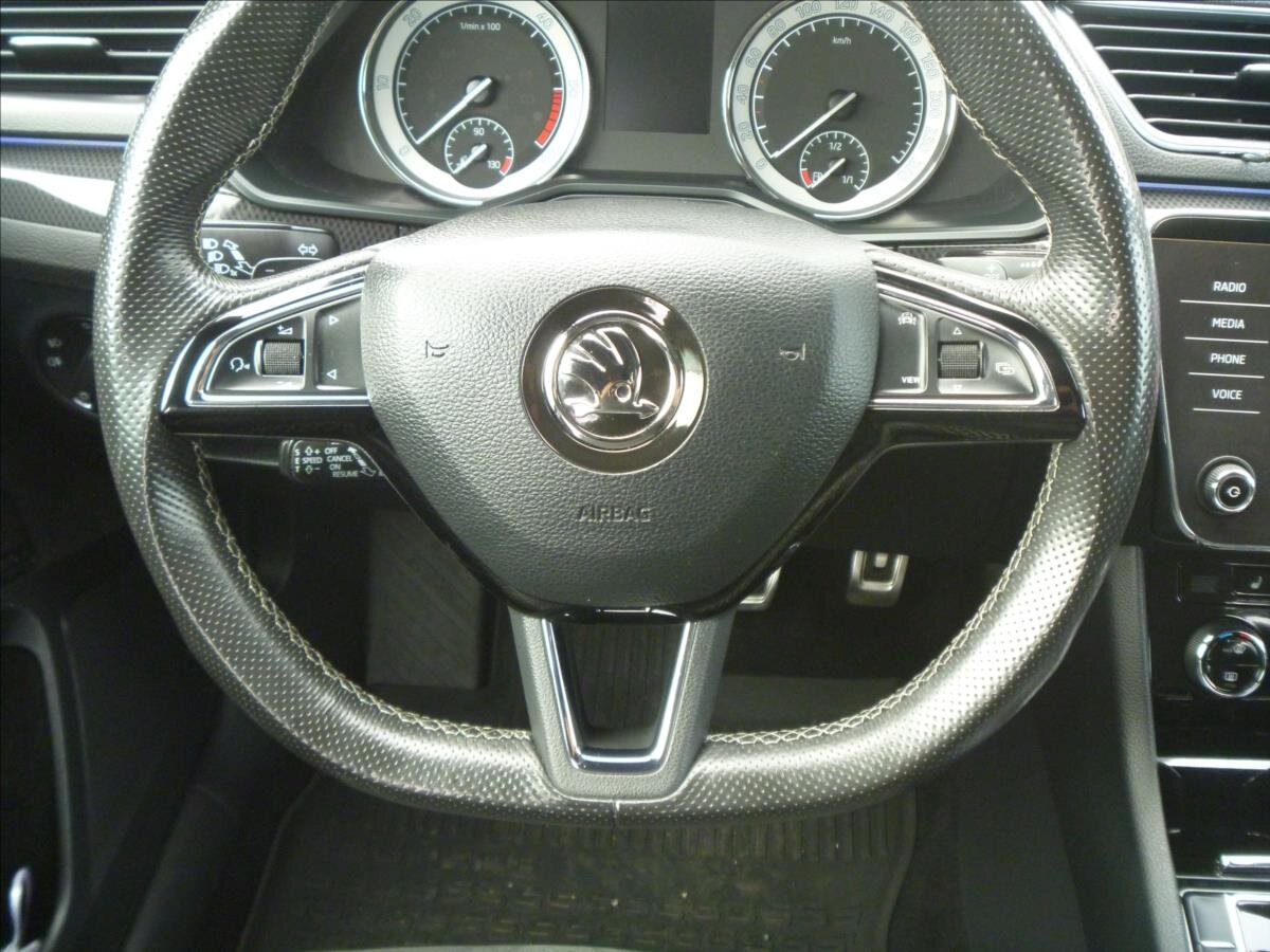 Škoda Superb Liftback 2,0 l 140 kw