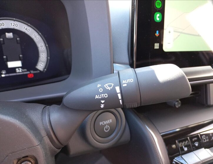 Toyota C-HR CUV 2,0 l 112 kw