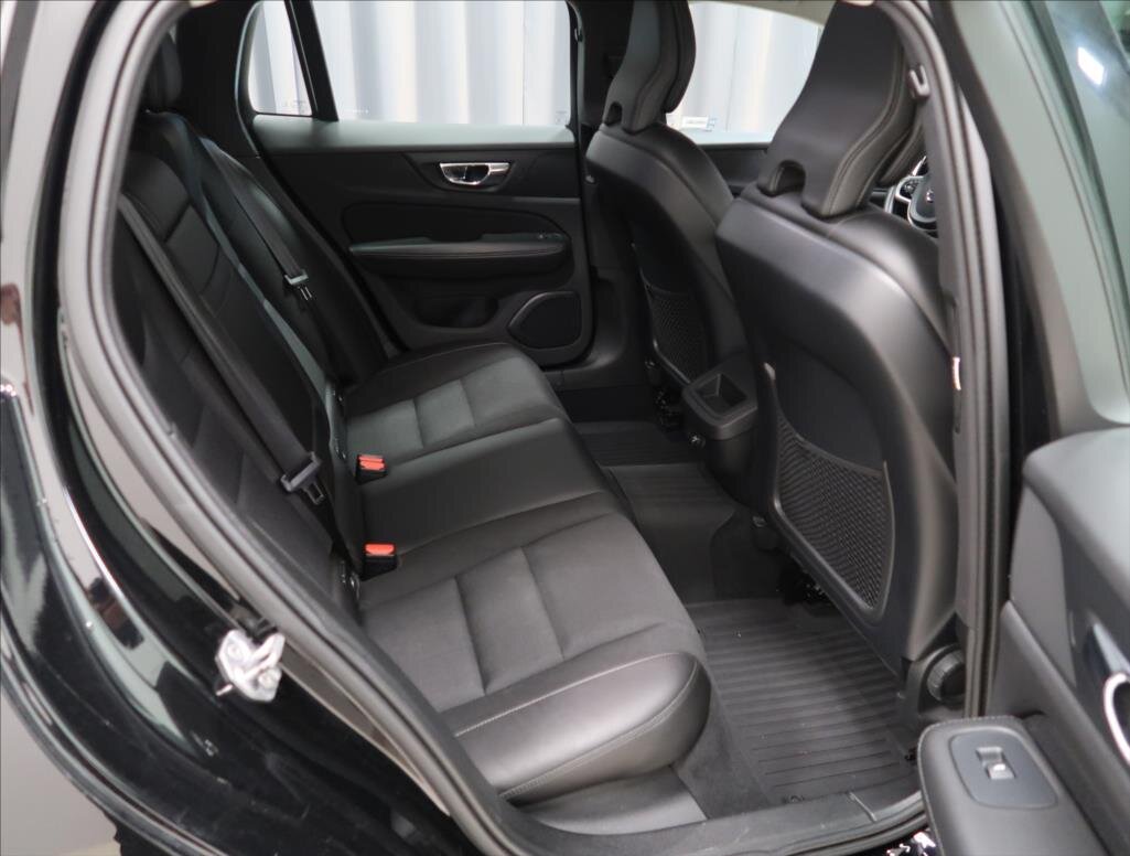 Volvo V60 Kombi 2,0 l 140 kw