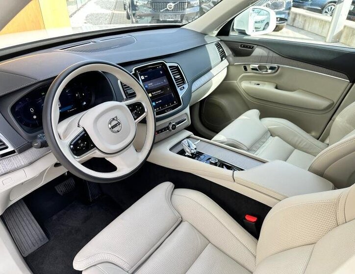 Volvo XC90 SUV 2,0 l 173 kw