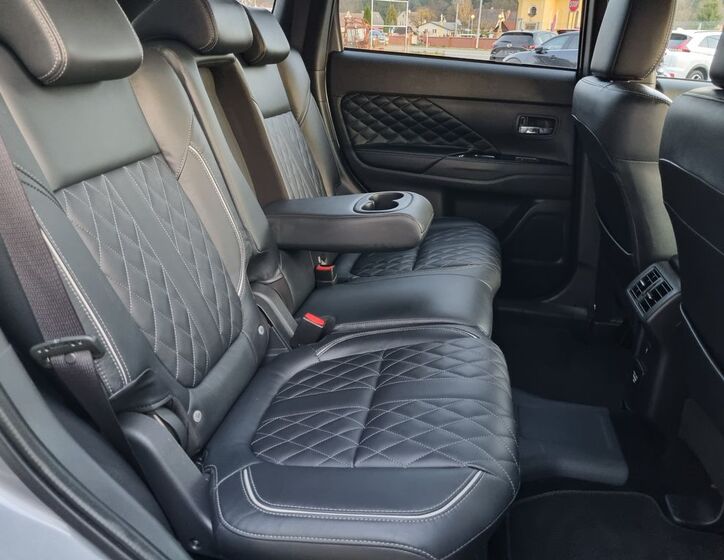 Mitsubishi Outlander 11