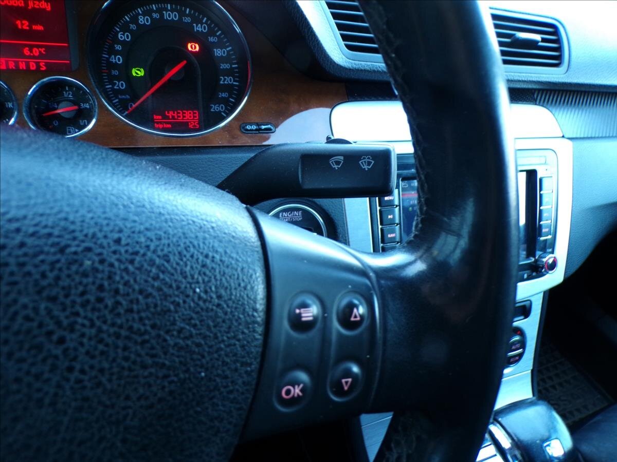 Volkswagen Passat Sedan / Limuzína 2,0 l 103 kw