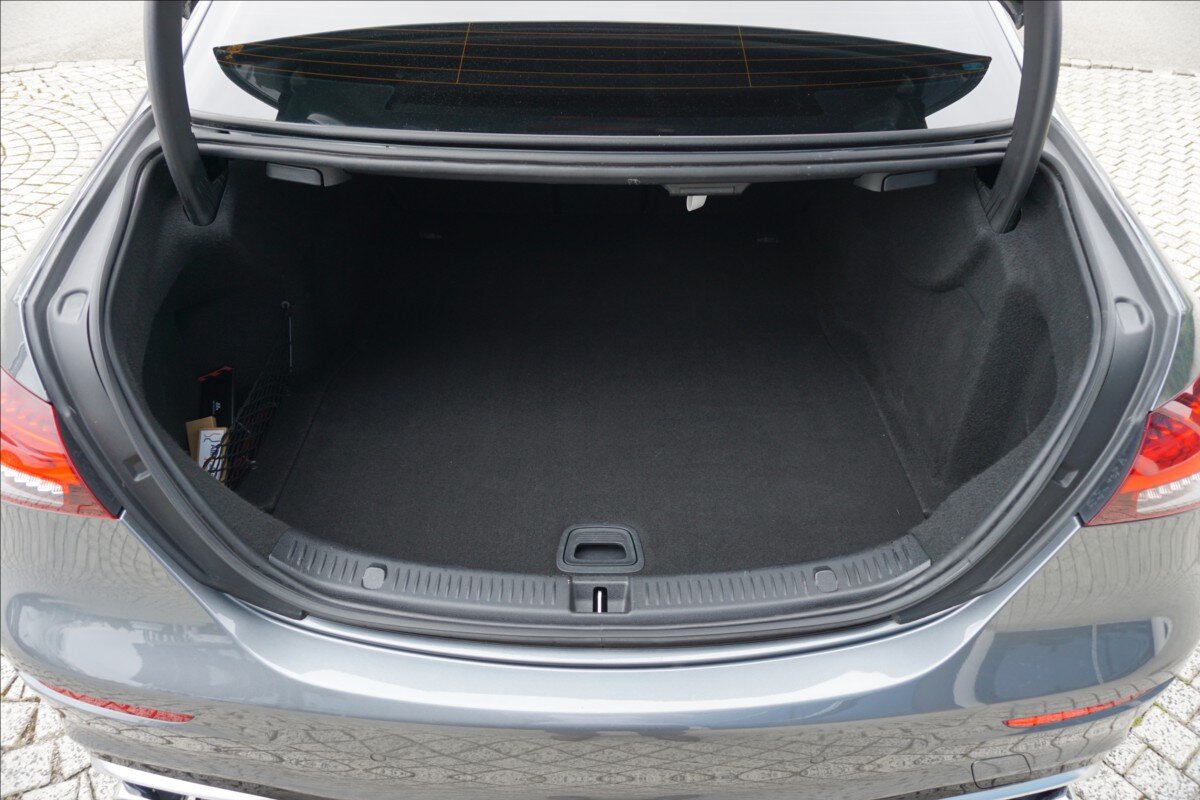 Mercedes-Benz Třídy E Sedan / Limuzína 3,0 l 320 kw