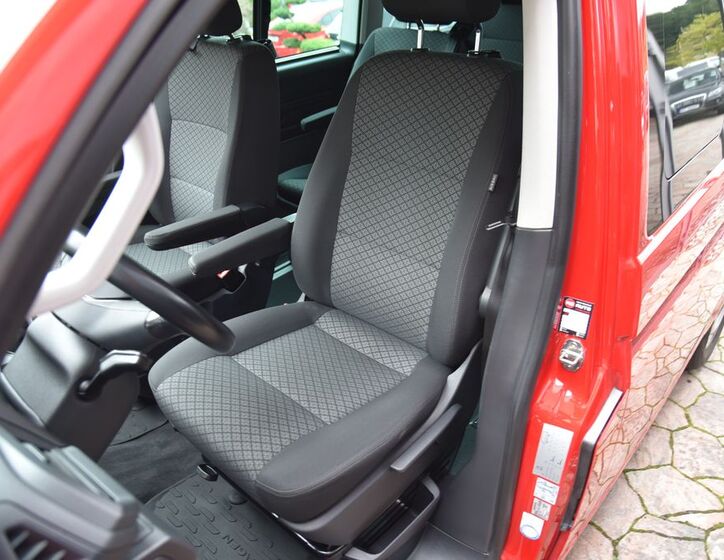 Volkswagen Multivan 14