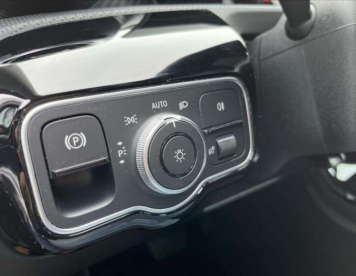 Mercedes-Benz Třídy A Hatchback 1,3 l 120 kw