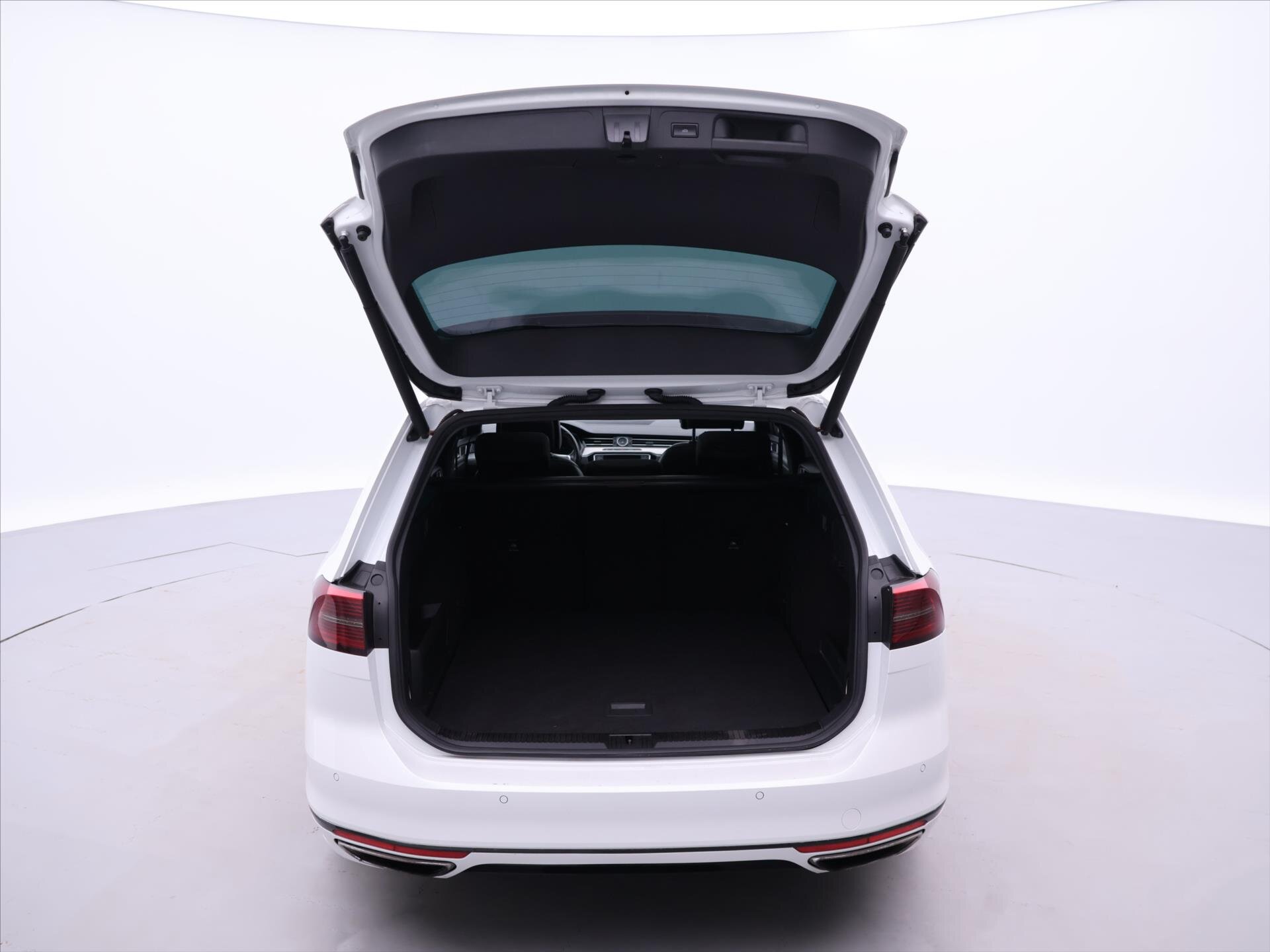 Volkswagen Passat Kombi 2,0 l 206 kw