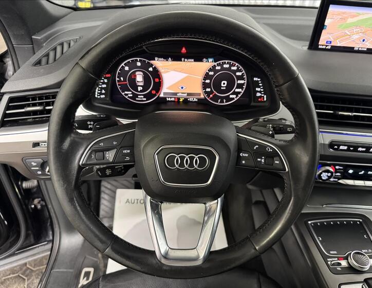 Audi Q7 17