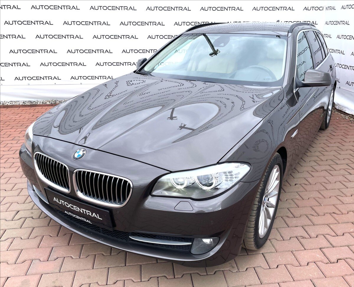 BMW Řada 5 Kombi 3,0 l 180 kw