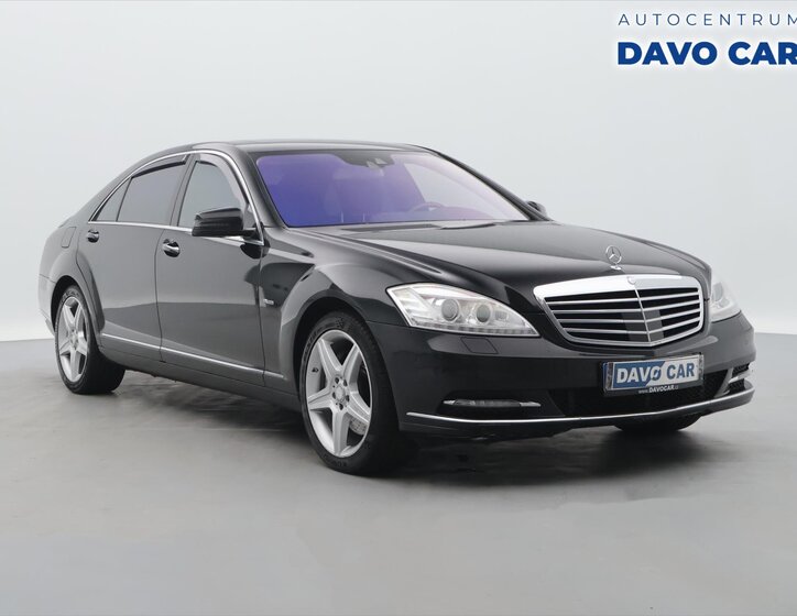 Mercedes-Benz Třídy S Sedan / Limuzína 4,7 l 320 kw