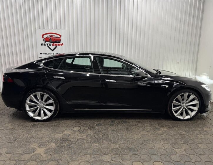 Tesla Model S Liftback 0,0 311 kw