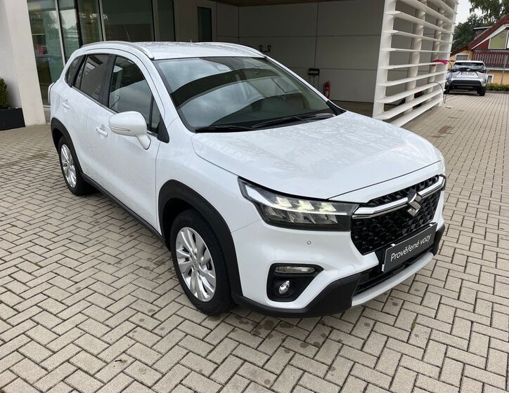 Suzuki S-Cross 8