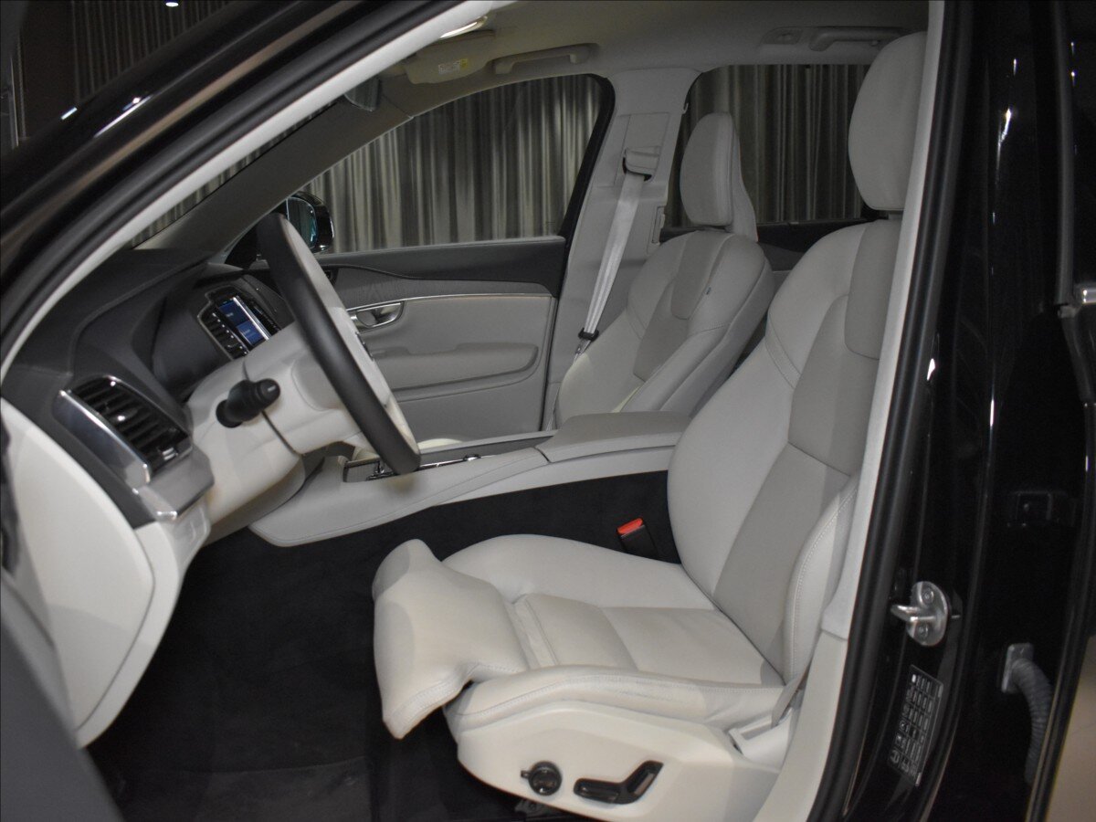 Volvo XC90 SUV / Terénní 2,0 l 184 kw