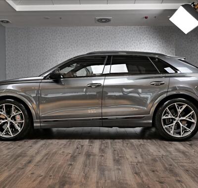 Audi SQ8 8