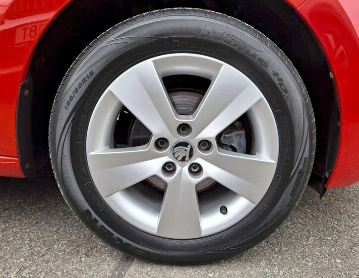 Škoda Rapid Sedan / Limuzína 1,2 l 66 kw